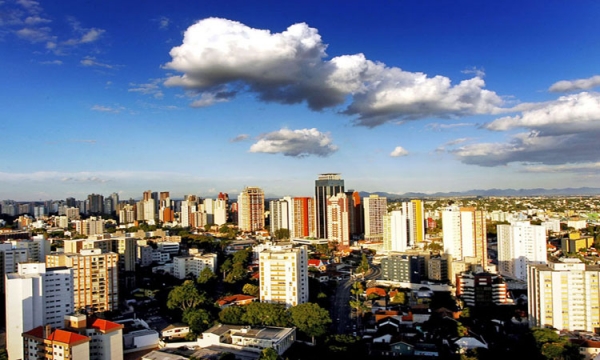 CURITIBA: infraestrutura urbana é desafio a ser superado