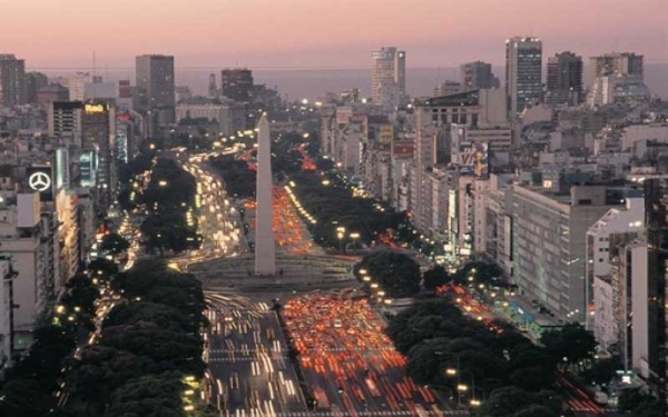 Receita de urbanismo: teoria, política e programas na América Latina