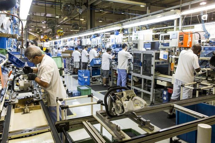 Metropolização, aglomerações urbano-industriais e desenvolvimento regional no sul do Brasil