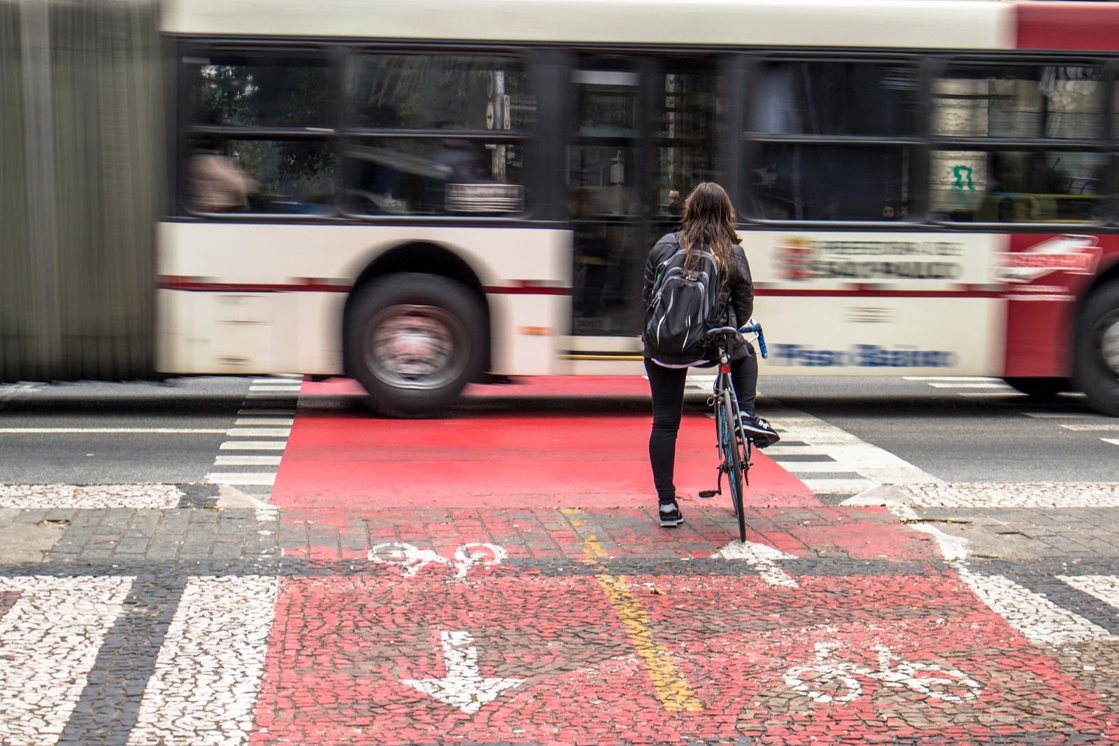 O ciclista do “novo normal” já existe, a cidade é que vai ter que mudar