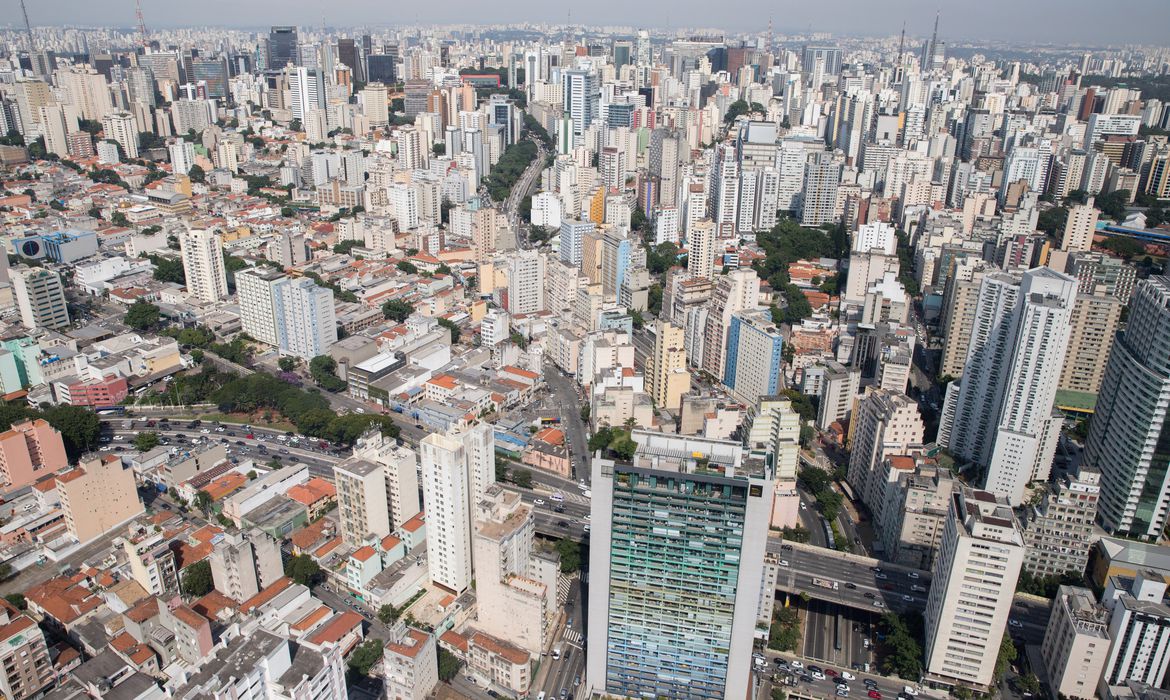 Revista Cadernos Metrópole n.53 | Cidades à venda: lógica imobiliária em tempos de crise