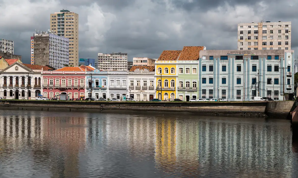 Censo 2022: população reduz no núcleo metropolitano litorâneo e cresce nos polos de desenvolvimento da RM Recife