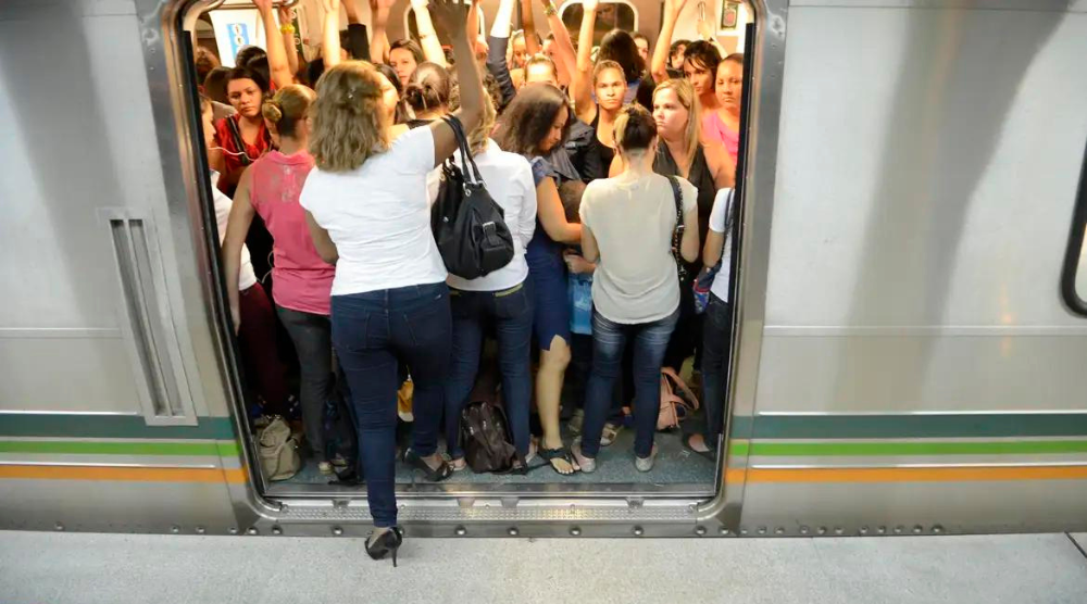 A mobilidade feminina e a implementação do “vagão rosa” no metrô de Salvador