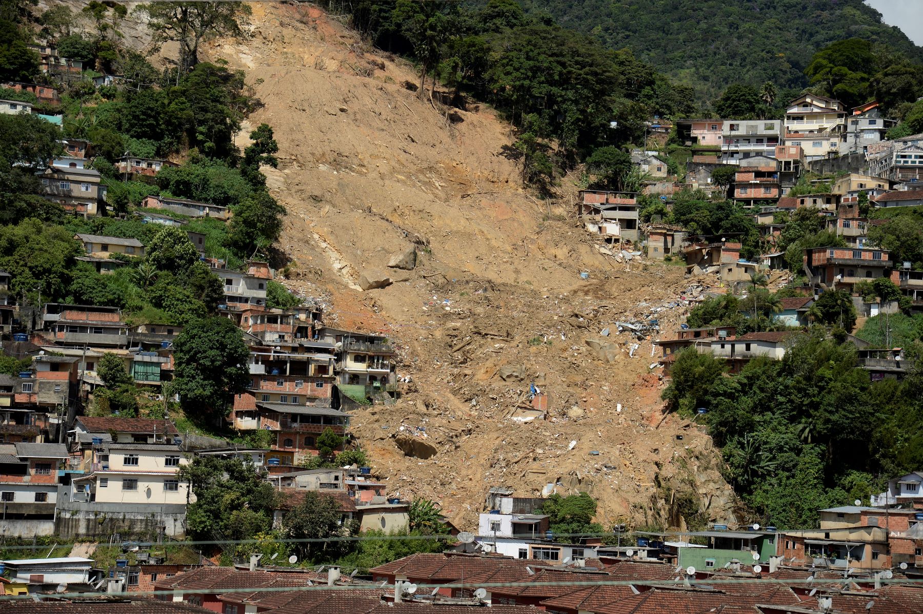 Redução de riscos no planejamento urbano municipal: análise dos municípios que tiveram inundações e deslizamentos em 2023