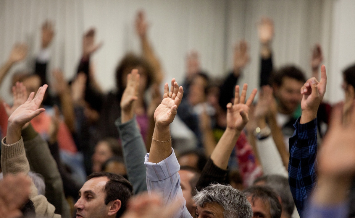 Revista Cadernos Metrópole n.63 | Participar para democratizar as democracias? Conformação, desilusão e esperança