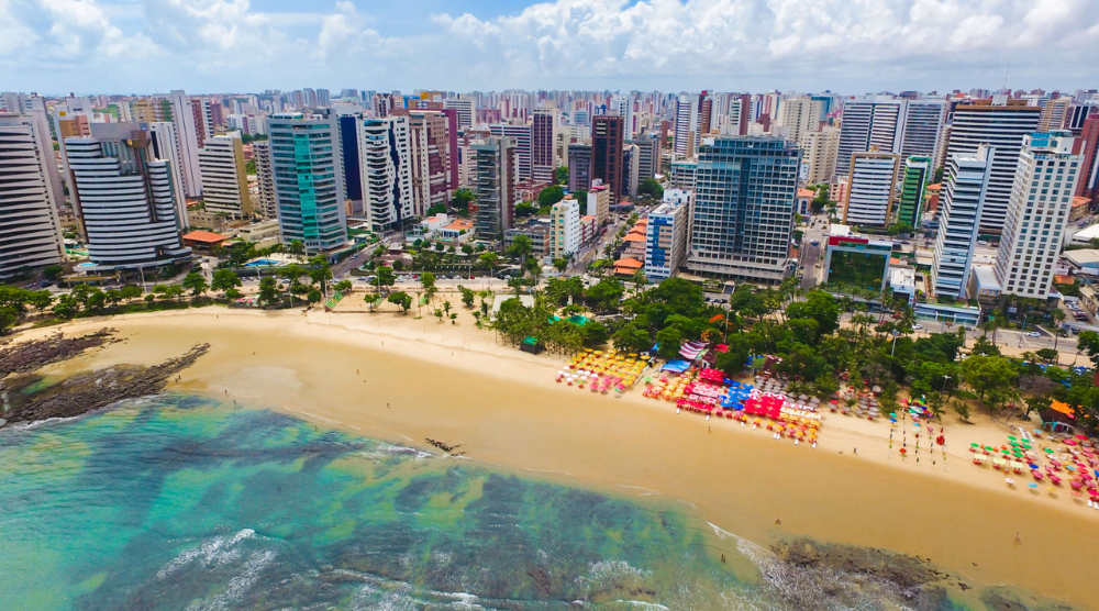 Livro analisa relações entre práticas esportivas e turismo no litoral brasileiro e mundial